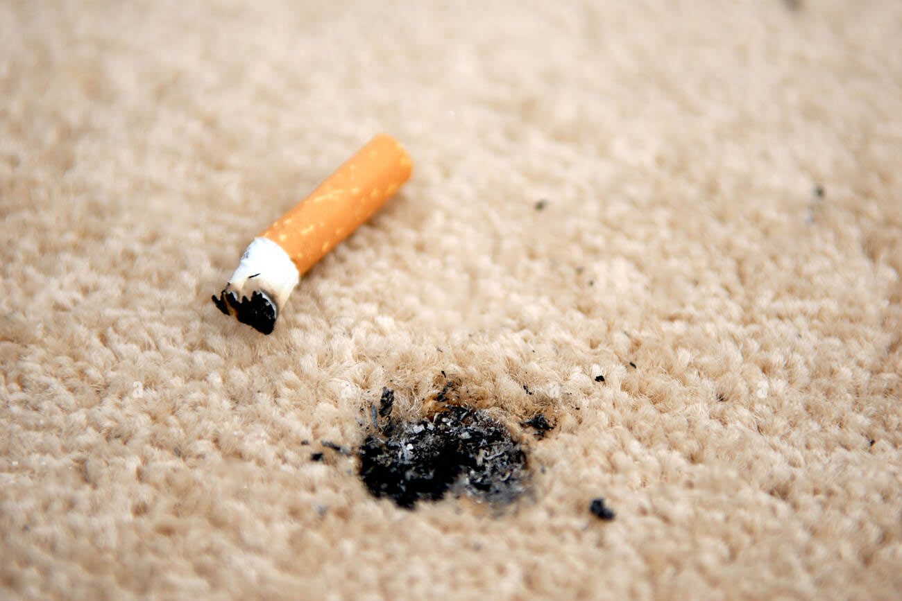 ترفندهایی برای از بین بردن جای سوختگی سیگار - قالیشویی چهلسی